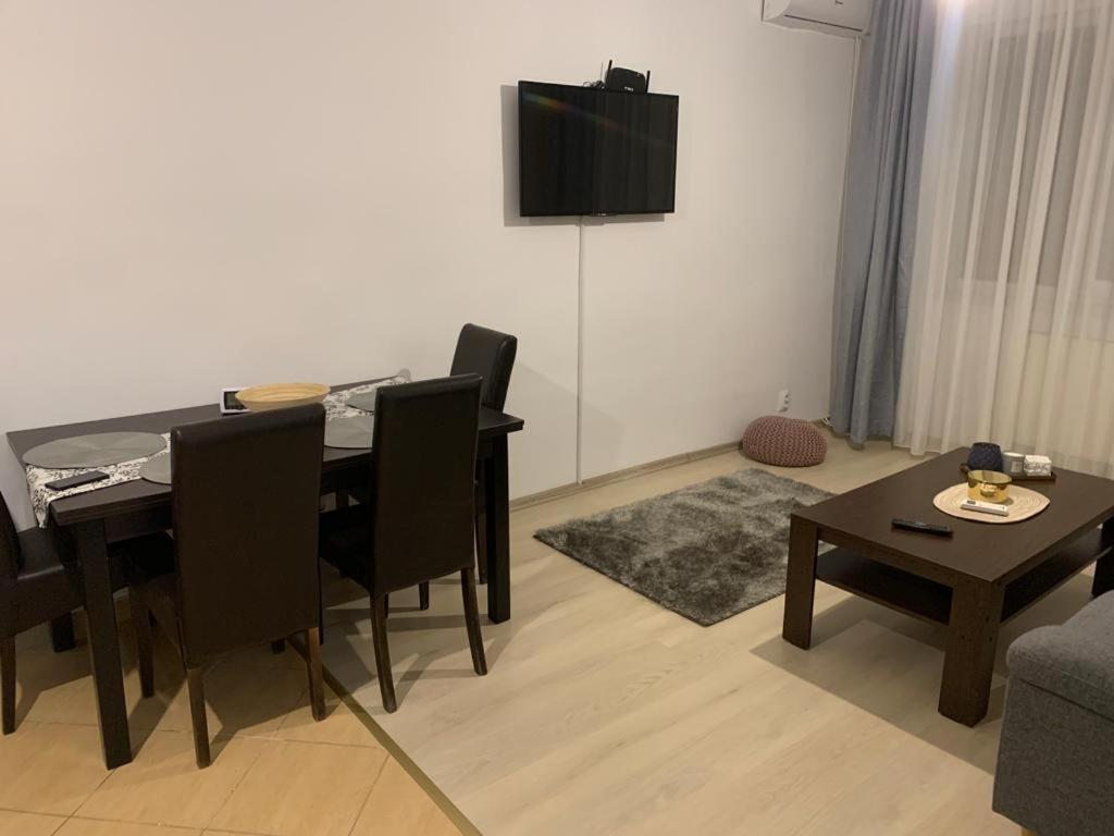 Confort Apartment Mediaş Esterno foto