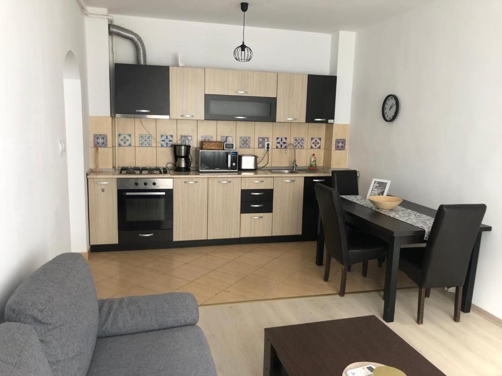 Confort Apartment Mediaş Esterno foto